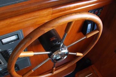 boat and yacht varnish services